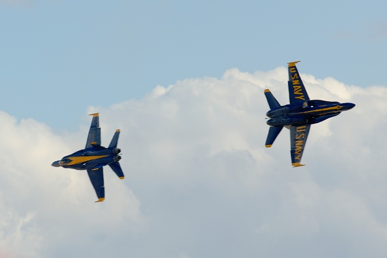 Blue Angels in head on pass at Miramar air show 10-13-06