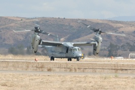 Osprey plane landing at Miramar air show-1 10-13-06