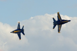 Blue Angels in head on pass at Miramar air show 10-13-06