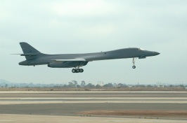 B1 bomber landing at Miramar Air Show-3 10-15-05