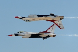 Air Force Thunderbird F16s in flight at Miramar air show-22 10-12-07