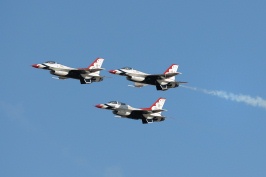 Air Force Thunderbird F16s in flight at Miramar air show-125 10-12-07