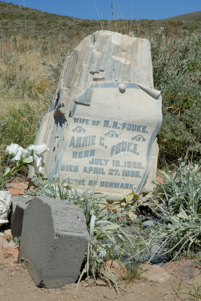 Headstone in cemetery at Bodie-10 6-8-07