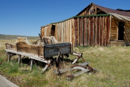 Sleigh and building at Bodie-02 6-8-07