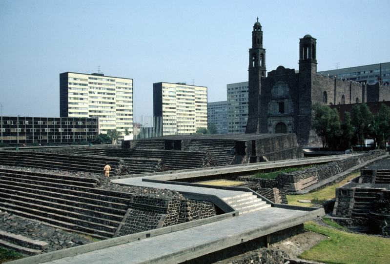 Plaza de tres culuras in Mexico City 12-81