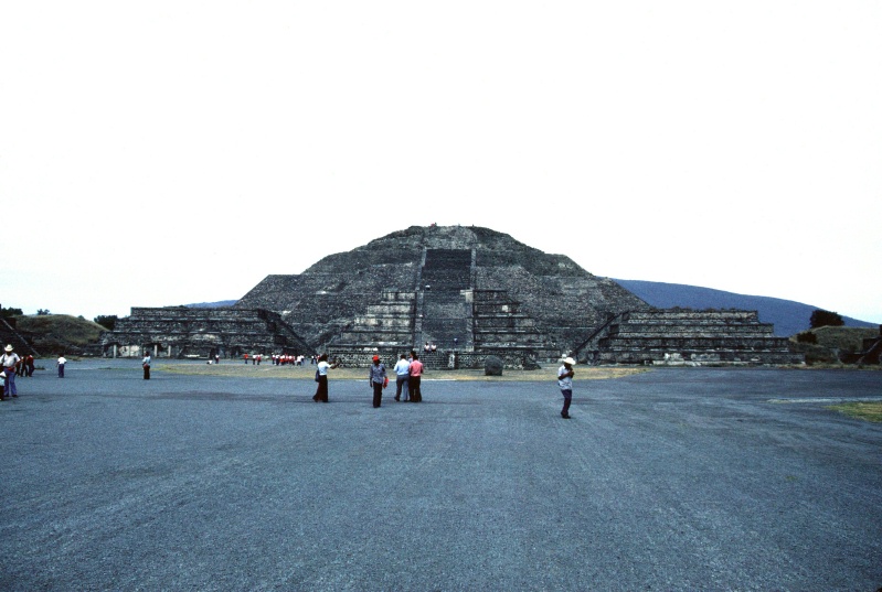 Great pyramid at Teotihuacan Mexico 12-81
