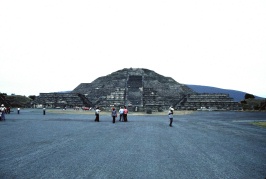 Great pyramid at Teotihuacan Mexico 12-81