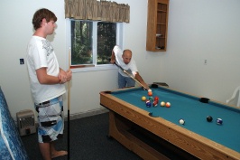 BDL & Steve playing pool at Serene Lakes cabin-03 7-28-07
