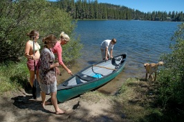 Kelly Shannon Haley Brett Calla launching a canoe at Serene Lakes-03 7-30-07