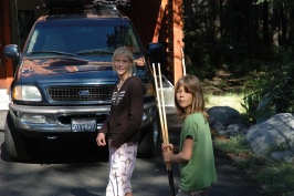 Haley & Kady at Serene Lakes cabin 7-31-07