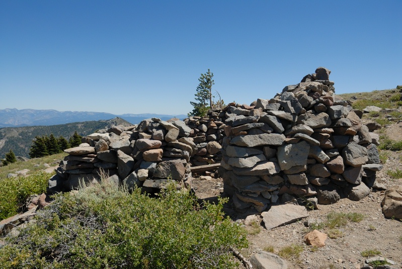 Wind shelter at summit of Mt Lola in Tahoe National Forest-02 8-7-07