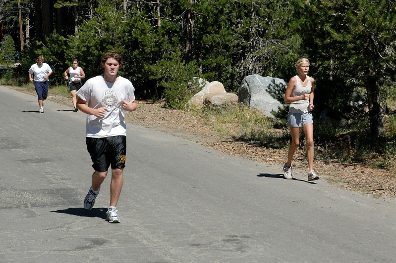 BDL & Haley running in family triathalon at Serene Lakes-02 7-29-07