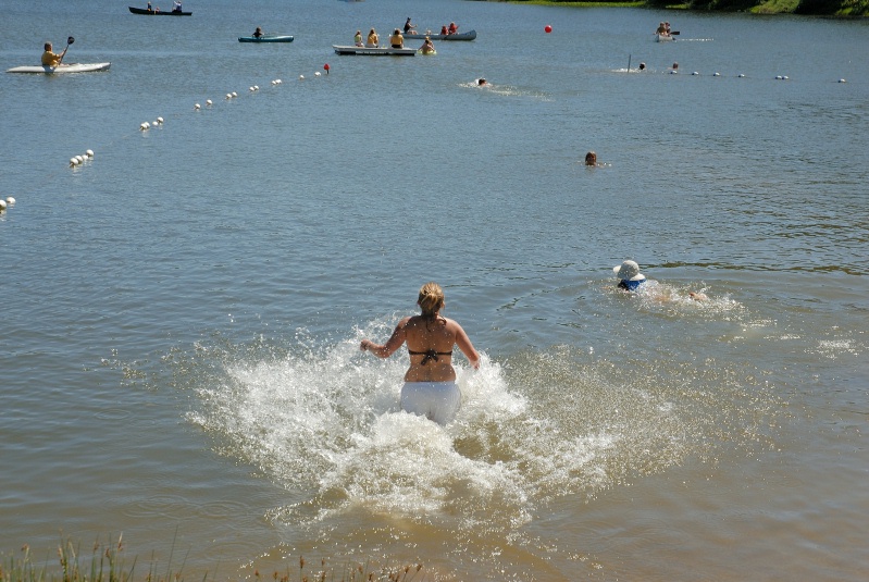 Shannon starting swim in family triathalon at Serene Lakes-04 7-29-07