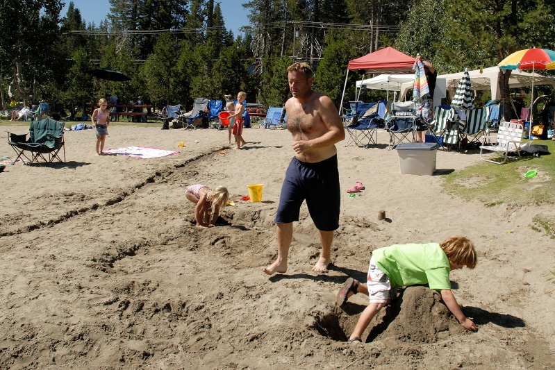 John Schureman starting swim in family triathalon at Serene Lakes-01 7-29-07