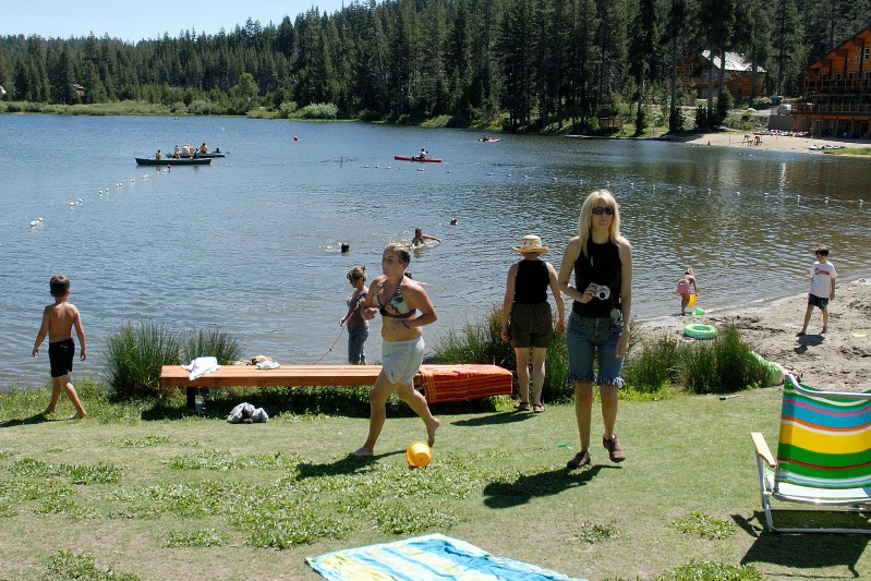 Tammy watching Shannon finish swim part of family triathalon at Serene Lakes 7-29-07