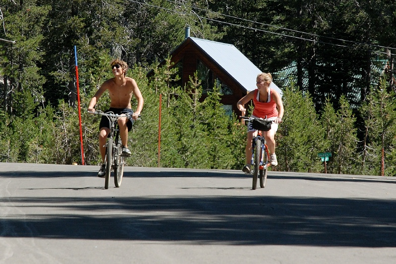 Brett & Shannon finishing family triathalon at Serene Lakes-02 7-29-07