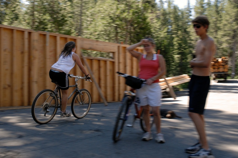 Kelly finishing family triathalon at Serene Lakes-06 7-29-07