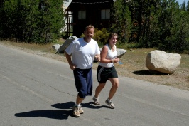 John & Kelly Schureman running family triathalon at Serene Lakes-01 7-29-07