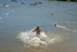 Shannon starting swim in family triathalon at Serene Lakes-04 7-29-07