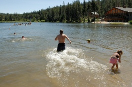 John Schureman starting swim in family triathalon at Serene Lakes-04 7-29-07