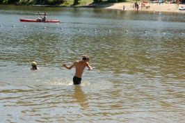 Brette finishing swim in family triathalon at Serene Lakes-01 7-29-07