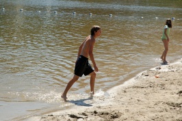 Brette finishing swim in family triathalon at Serene Lakes-03 7-29-07