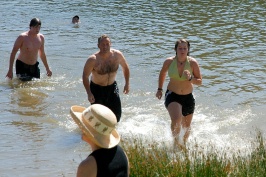 BDL John Kelly finishing swim in family triathalon at Serene Lakes-03 7-29-07