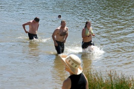 BDL John Kelly finishing swim in family triathalon at Serene Lakes-01 7-29-07
