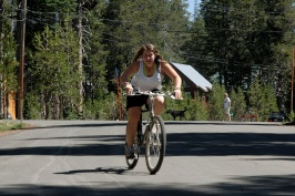 Kelly finishing family triathalon at Serene Lakes-02 7-29-07