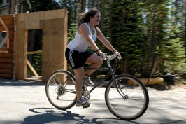 Kelly finishing family triathalon at Serene Lakes-05 7-29-07