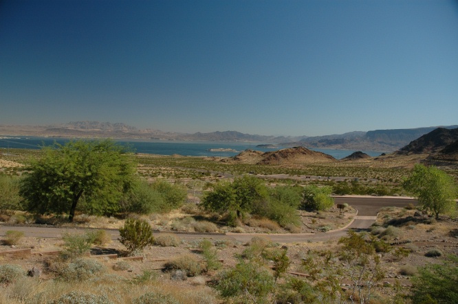 AK-Lake Meade from visitor center 8-30-05