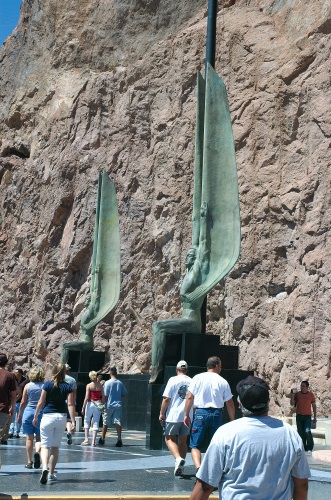 BE-Pair of bronze statues at Hoover Dam 8-30-05