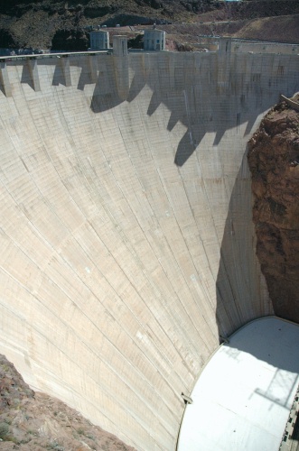 BN-Dry side expanse of Hoover Dam 8-30-05