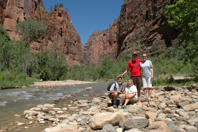 FI-GL LC BDL AML at Virgin river in upper Zion Canyon UT-1 8-31-05