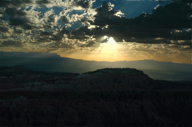 GV-Sun rising above Bryce Canyon UT 9-1-05