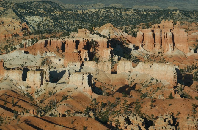 JW-Late afternoon light on ridge of hoodoos at Bryce Canyon UT 8-31-05