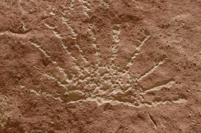 QAO-Sun petroglyph in Capitol Gorge at Capitol Reef Park UT 9-2-05