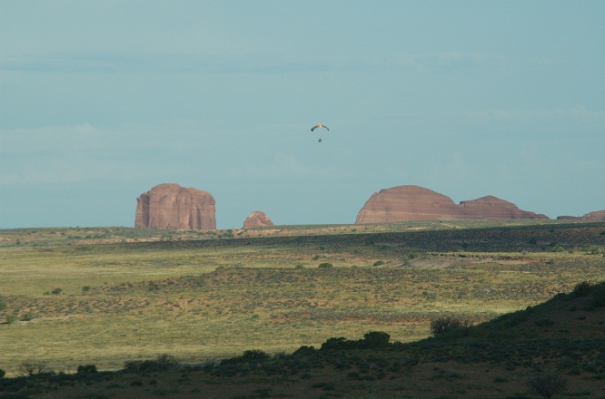 QEP-Powered paraglider near Dead Horse Pt UT-6 9-3-05