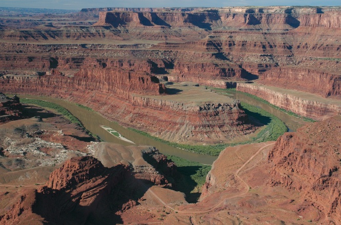 QEZ-Colorado River canyon from Dead Horse Pt UT-4 9-3-05
