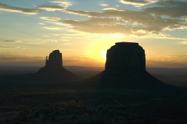 QNC-Sunrise over Monument Valley-7 9-5-05