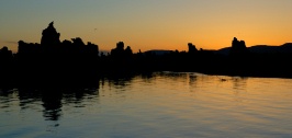 Dawn light at south tufa area of Mono Lake-02 6-8-07