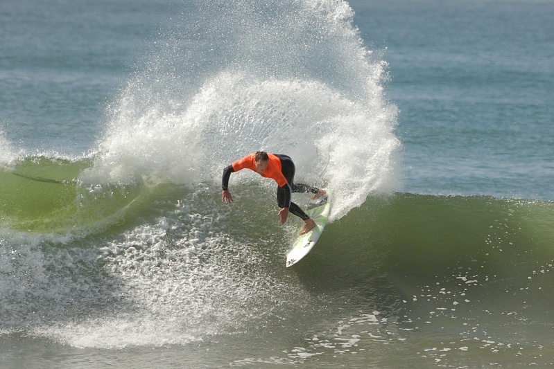 Surfer in contest at Oceanside-144 10-21-07