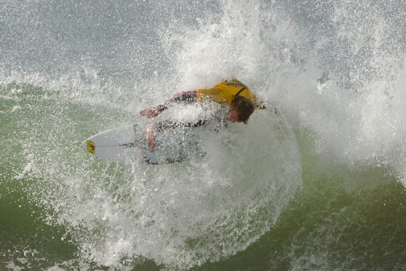Surfer in contest at Oceanside-089-2 10-21-07