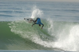 Surfer in contest at Oceanside-188 10-21-07