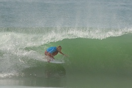 Surfer in contest at Oceanside-096 10-21-07